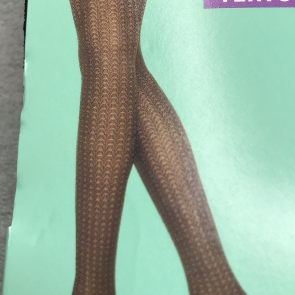 Assets By Sara Blakely 2 Pair of Shaping Tights in Black Size 2  New - Picture 8 of 10